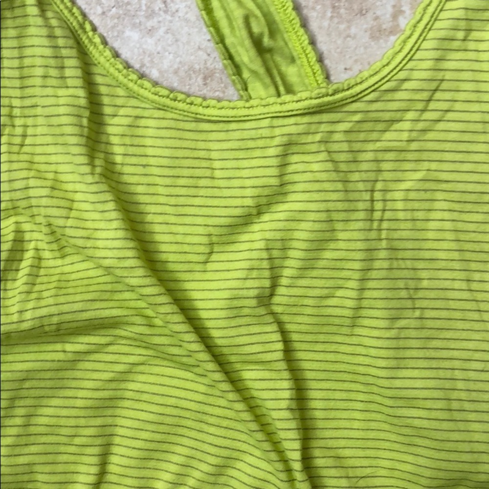 Lululemon flowy razor back  tank top size 6 - Picture 3 of 3